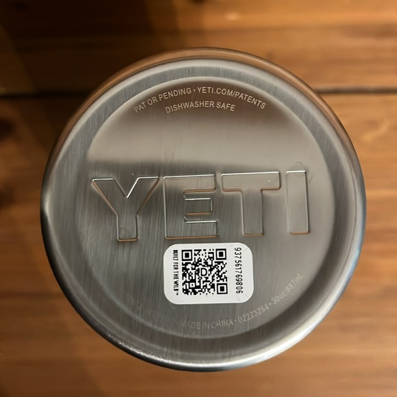 YETI 30oz Rambler Tumbler - Picture 3 of 4
